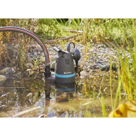 Gardena Basic 8800 (9005-29) úszókapcsolós 250W kerti szivattyú, szennyvízszivattyú úszókapcsolóval 8.800 l/h, 0.4 bar