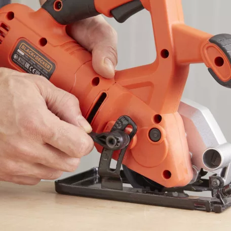 Black&Decker BES 510 / Black+Decker BES510-QS 400W elektromos vezetékes kézi mini körfűrész 2 db 85 mm fűrészlappal