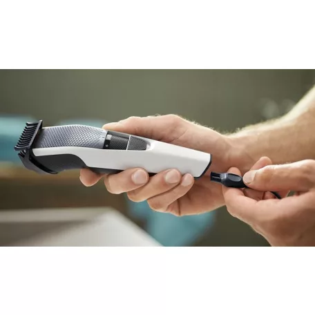 Philips BT3206/14 Fast and Precise trimmer - akkus szakállvágó önélező pengékkel 0.5 mm - 10 mm vágáshosszal, 45 perc akkuidővel