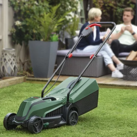 Bosch EasyMower 18V-32-200 KIT 32 cm 18V 4Ah vezeték nélküli, akkus, akkumulátoros, fűgyűjtős fűnyíró, fűnyírógép 20 - 60 mm közötti vágásmagassággal