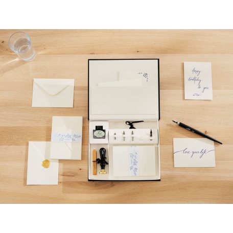 Crelando Calligraphy Set 30 darabos exkluzív kalligráfia készlet, művészi szépírás szett díszdobozban, pecsétviasszal, 5 tollal