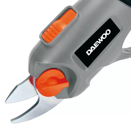Daewoo DACP36Li 3.6V bypass akkus olló, metszőolló 1.5 Ah beépített akkumulátorral 10 mm maximális ágvastagsághoz, 30 perc munkaidőre 1 töltéssel 