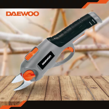 Daewoo DACP36Li 3.6V bypass akkus olló, metszőolló 1.5 Ah beépített akkumulátorral 10 mm maximális ágvastagsághoz, 30 perc munkaidőre 1 töltéssel 