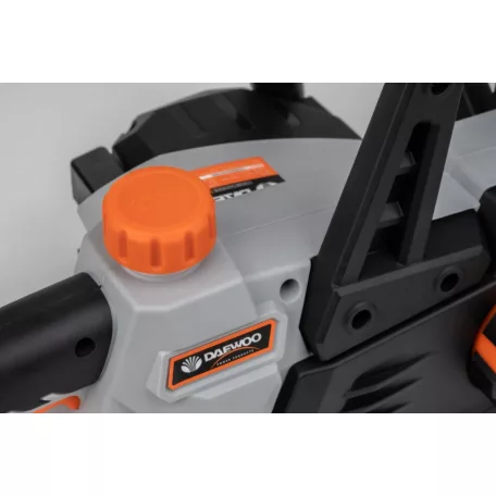 Daewoo DALCHS18-10 Li-ion 25cm 18V 2Ah 18V akkus, akkumulátoros láncfűrész akkuval és töltővel