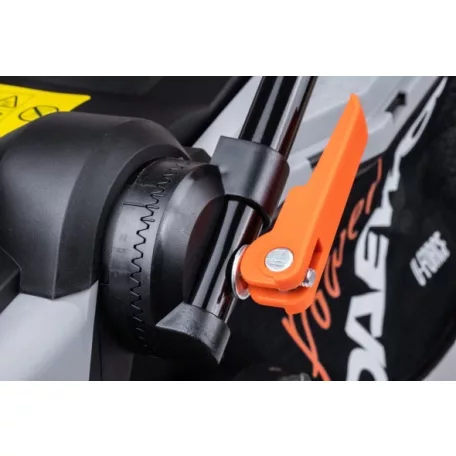 Daewoo U-Force  DALLM18-320 18V 2Ah vezeték nélküli akkus, akkumulátoros fűnyíró 32 cm, 35L gyűjtőzsákkal, akkuval és töltővel