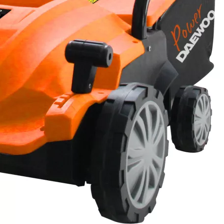 Daewoo DASC150-32E / DASC1500 elektromos 1500W 2 az 1-ben talajlazító és gyepszellőztető, fűlevegőztető, gyűjtőzsákkal