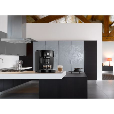 DeLonghi ECAM12.123.B Magnifica S 1450W 15 bar, darálós, automata kávéfőző, eszpresszógép 1.8L víztartállyal, gőzölő karral (fekete)