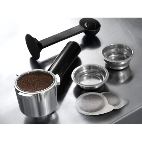 DeLonghi Dedica Style EC685.M ezüst eszpresszó kávéfőző EX:4, Silver 1300W 15 bar két csészés presszókávéfőző, 1.1L víztartállyal, gőzölő karral