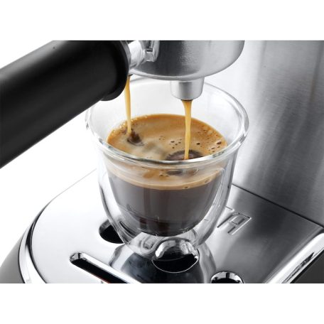 DeLonghi Dedica Style EC685.M ezüst eszpresszó kávéfőző EX:4, Silver 1300W 15 bar két csészés presszókávéfőző, 1.1L víztartállyal, gőzölő karral