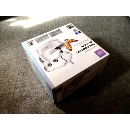 Easy Home MS-201 tanuló, játék mini varrógép 20 x 12 x 20 cm gyermek varrógép, pedállal, hálózati adapterrel