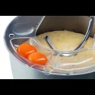 GourmetMaxx GM-15490 fekete 1500W 5L planetáris mixer, konyhai robotgép, 10 sebességfokozattal, 5 literes inox keverőtállal, multifunkciós fröccsenésgátló fedéllel