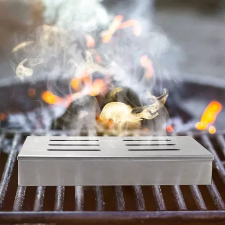 GrillMeister Smoker Box BBQ 21 x 13 x 3.5 cm nemesacél inox füstölődoboz, füstölő box intenzív grillaromához, faszén-, gáz- és pellet tüzelésű grillekhez