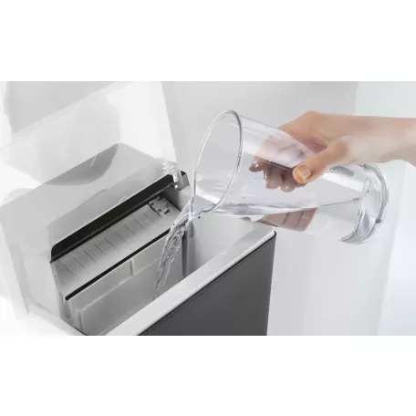 GOURMETmaxx 15610 / 2026 fekete 115W 1.5L háztartási jégkocka készítő gép, jégkockagép 12 kg / 24 óra