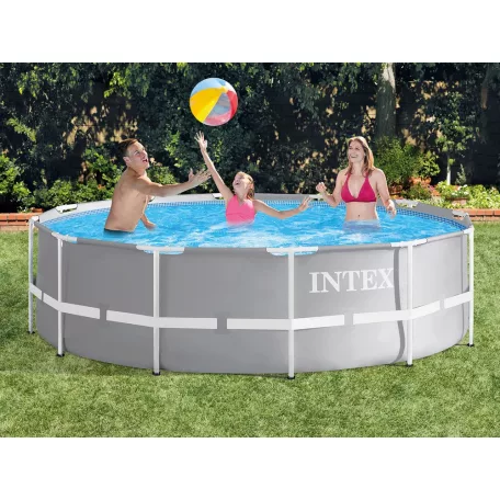 INTEX Metal Prism Superior DeLuxe 366 x 99 cm fémvázas kerti medence szett vízforgatóval, talajtakaróval, védőtakaróval és létrával 8.6 m3
