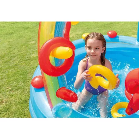  INTEX 57453 Rainbow Play Center 428L csúszdás, szivárvány élménymedence, 297 x 193 x 135 cm vízi játszótér, kerti pancsoló medence csúszdával