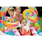 INTEX Candy Zone csúszdás felfújható kerti medence, élménymedence cukorta témával, csúszdával (57149NP)