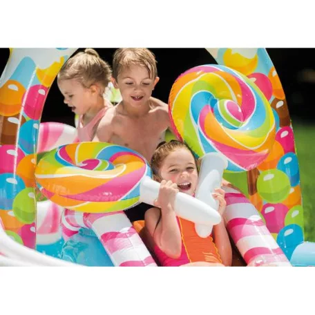 INTEX Candy Zone csúszdás felfújható kerti medence, élménymedence cukorta témával, csúszdával (57149NP)