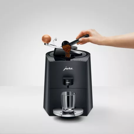 JURA ONO Coffee Black 15505 Automata kávéfőző 1450W, 15 bar, 0.95L víztartály, intelligens előmelegítő egységgel, fekete