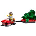 LEGO® ICONS™ 10325 Alpesi házikó, karácsonyi falu, 21 x 24 x 16 cm 3 szintes ház ünnepi díszítésű vendégszobával, izzó kandallóval és korcsolyapályával, motors szánnal és karácsonyfával