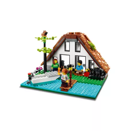 LEGO® Creator 3 az 1-ben Otthonos ház, 3 in 1 Családi ház, tóparti ház, toronyház, 808 elemű építőkocka készlet (LEGO 31139)