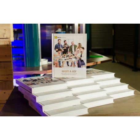 Széll Tamás és sztárvendégei - Segít a séf (LIDL 2018 bontatlan, fóliás szakácskönyv)