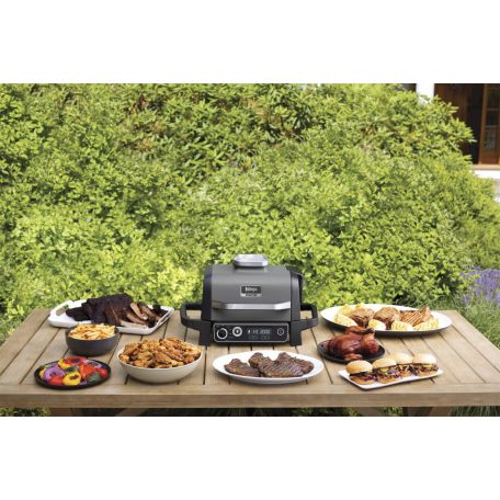 Ninja WoodFire OG701EU elektromos kombi kültéri Master BBQ, Smoker Grill (füstölő) és Airfryer 3 az 1-ben készülék 2400W, 28 × 37 cm grillező felülettel