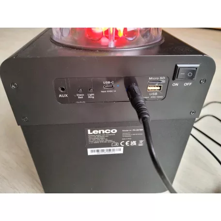 Lenco PA-051BK 8W akkus, USB / MicroSD / Bluetooth 5.2 Karaoke szett, Party LED-es hangszóró, beépített Disco gömbbel, távirányítóval és mikrofonnal