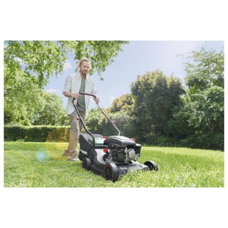 BONTOTT, kipróbált ParkSide PBRM 39 C2 négyütemű 131 cm3 3.3 LE benzinmotoros fűnyíró 39 cm vágásszélességgel, 2.4 kW 3.3 PS benzines fűnyírógép (nem önjáró)