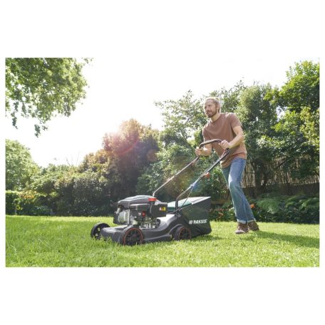 BONTOTT, kipróbált ParkSide PBRM 39 C2 négyütemű 131 cm3 3.3 LE benzinmotoros fűnyíró 39 cm vágásszélességgel, 2.4 kW 3.3 PS benzines fűnyírógép (nem önjáró)