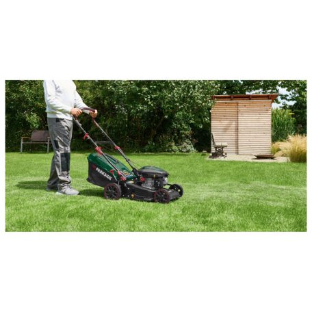 ParkSide PBRM 43 B2 négyütemű 150 ccm 3.5 LE benzinmotoros fűnyíró 43 cm vágásszélességgel, 2.6 kW benzines fűnyírógép (nem önjáró)