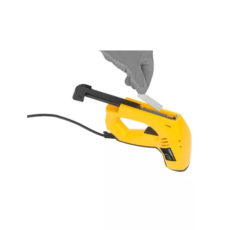 PowerPlus POWX13700 Stapler / Nailer 45W elektromos tűzőgép és szögbelövő + 200 db TYPE 53 kapocs 14 mm és 100 db TYPE 47 szeg 15 mm