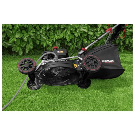 ParkSide Performance PPBRM 46 A1 négyütemű 150 cm3 önjáró, önindítós 3.5 LE benzinmotoros fűnyíró 46 cm vágásszélességgel, 2.6 kW 3.5 PS benzines fűnyírógép berántóval és 20V akkus indítómotorral