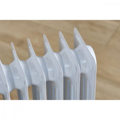 Qilive Q.6120 termosztátos 1500W 7 tagú olajradiátor, gördíthető elektromos hősugárzó