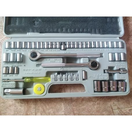 REIKEL 52 darabos kombinált, racsnis dugókulcs (krova) és bitfej készlet tároló és hordozó kofferben