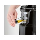 SilverCrest SSJ 300 C1 Slow Juicer 300W lassú gyümölcsprés, zöldség- és gyümölcs prés 60 f/p, 970 ml gyümölcslé / 1320 ml gyümölcshús tárolóval