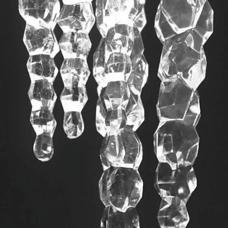 Simpex kültéri / beltéri jégfehér jégcsap füzér, 40 db 11 cm-es LED jégcsap (3.9 méter) hidegfér fényfüzér, jégcsapfüzér