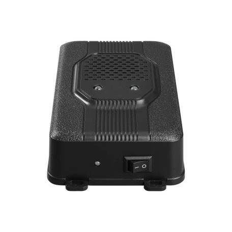 Ultimate Speed elemes vagy 12V autós villanófényes nyestriasztó, nyest-, egér- és patkányriasztó 18 - 36 kHz 110 dB állatriasztó villanófénnyel, autó motorterébe