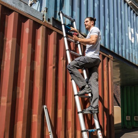 WorkZone 11 fokú teleszkópos, összecsukható alumínium létra, támasztólétra, 83 cm - 327 cm között állítható alulétra 150 kg teherbírással, 4 méteres munkamagassággal (842666)